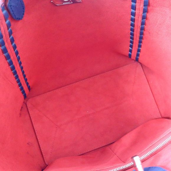 Louis Vuitton LockMe Hippo Shoulder Bag Grain Calf Leather Marine Rouge Navy - Picture 13 of 16